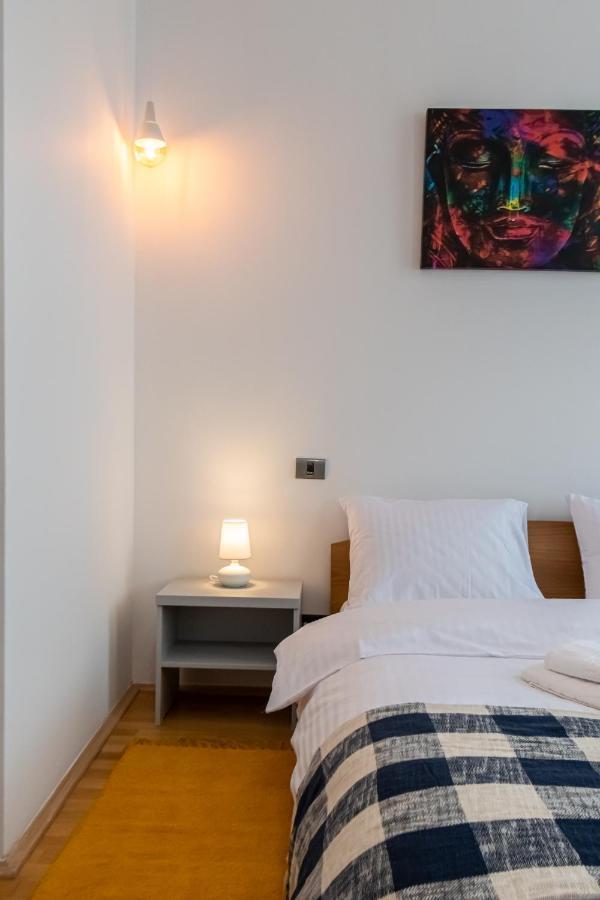 Residence 48 Beautiful Building Within Moments From The Old Town Of Brașov Exterior foto