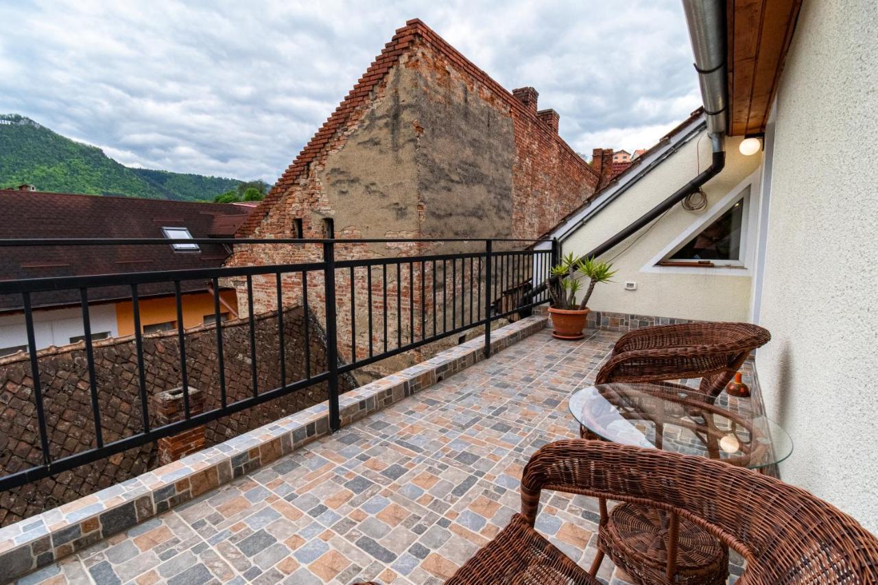 Residence 48 Beautiful Building Within Moments From The Old Town Of Brașov Exterior foto