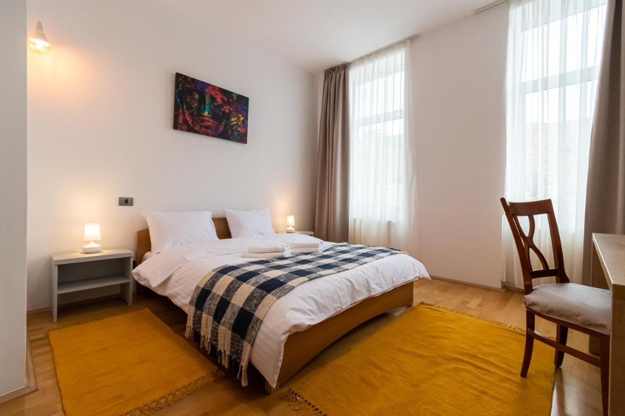 Residence 48 Beautiful Building Within Moments From The Old Town Of Brașov Exterior foto