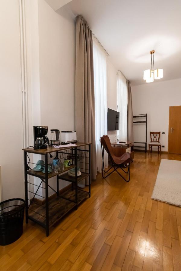 Residence 48 Beautiful Building Within Moments From The Old Town Of Brașov Exterior foto