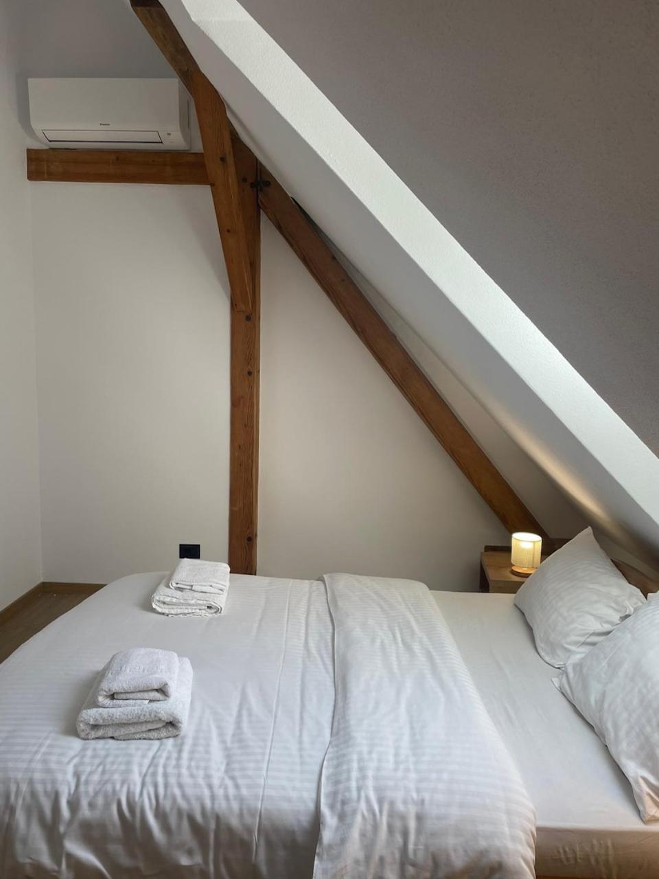 Residence 48 Beautiful Building Within Moments From The Old Town Of Brașov Exterior foto